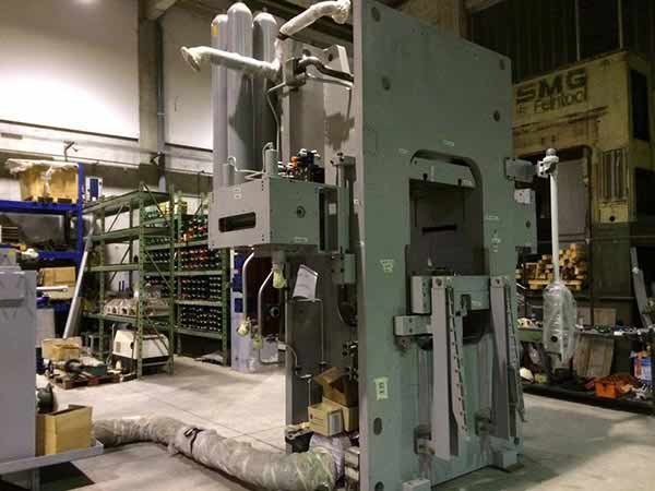 pressa 700 ton.